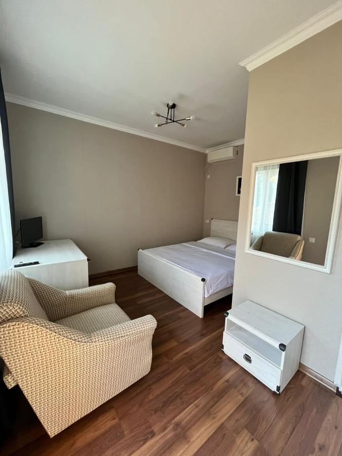 Gostevoy Dom Samir Hotel Гагра Екстериор снимка